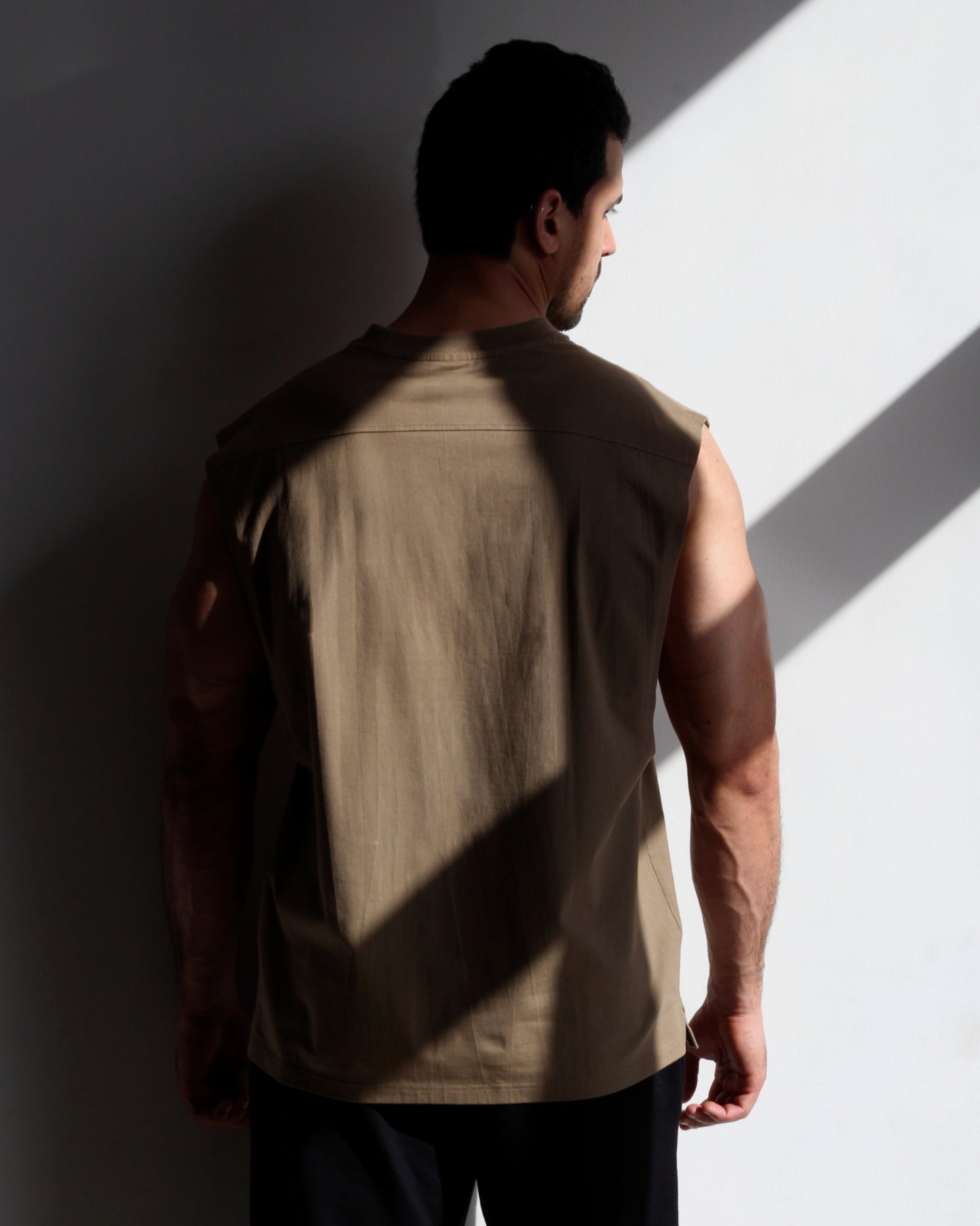 Essential Oversized Tank - Army